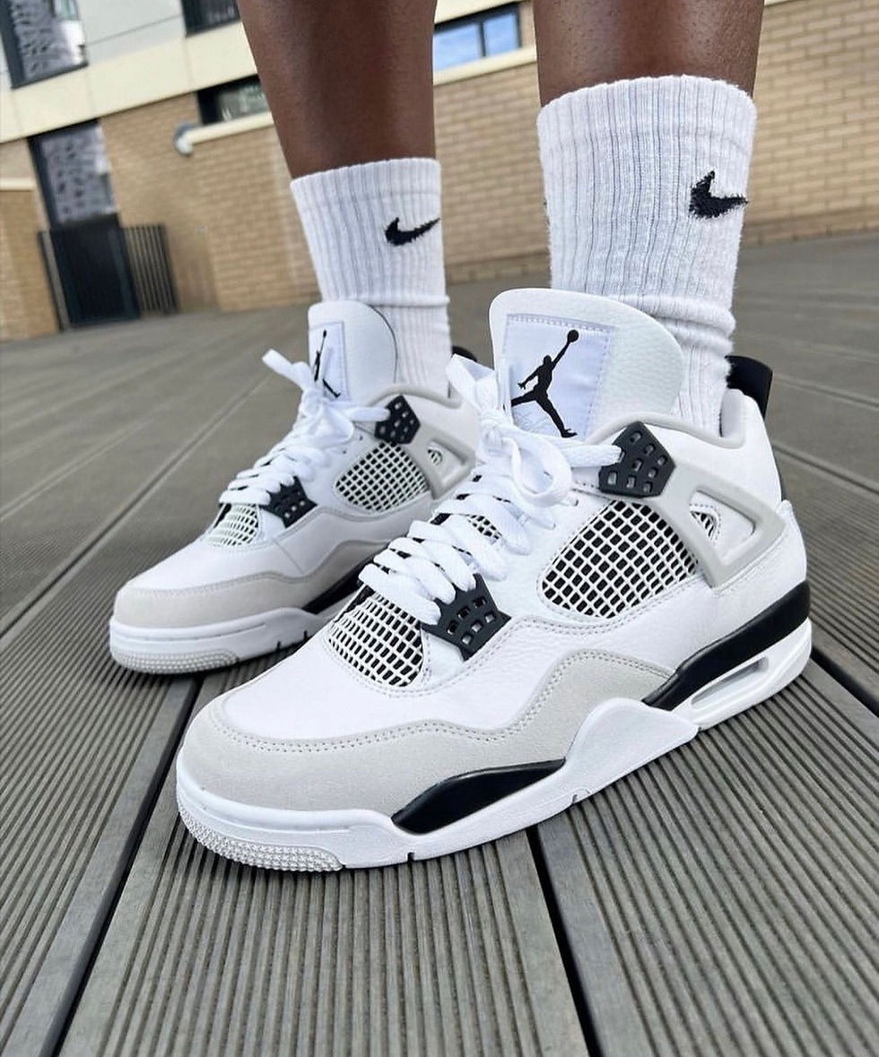 Air Jordan 4 Military Black