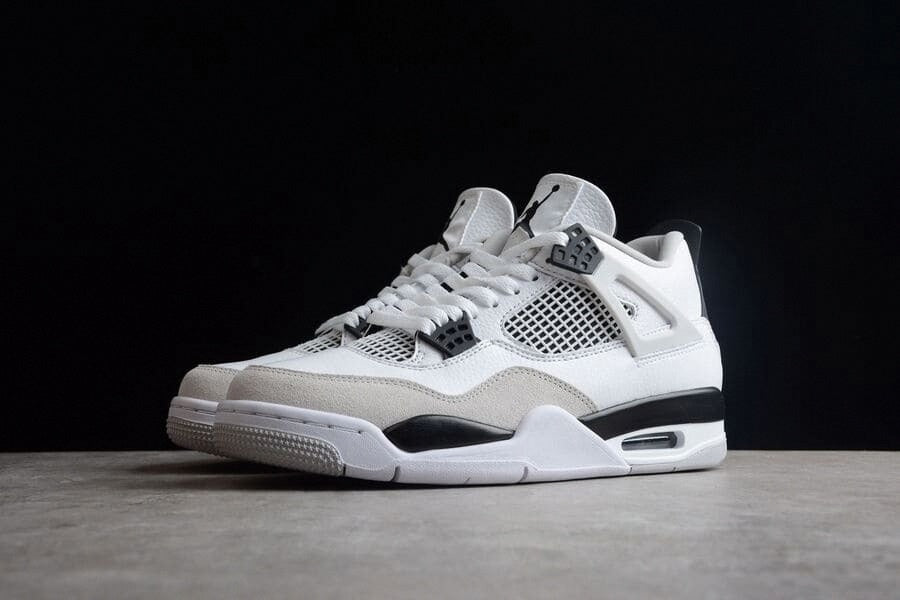 Air Jordan 4 Military Black